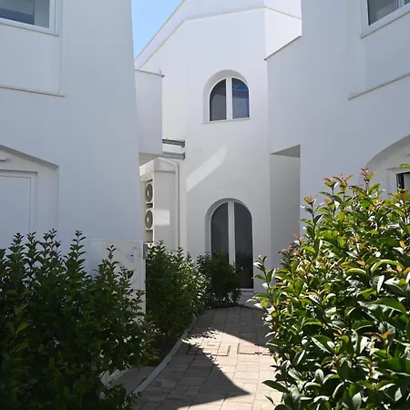 Apartment M443 - Marcelli, Nuovissimo Bilocale Fronte Mare In Con Piscina *